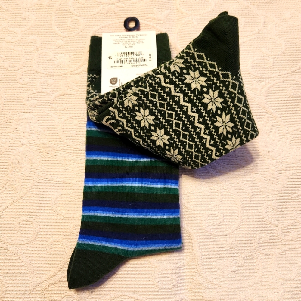 Snowflakes & Stripes Men's NWT Winter Theme Holiday Socks